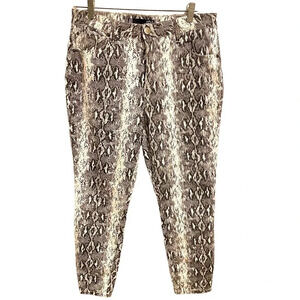 BBJ Los Angeles Snack print Jeans Women Size 13/31 Pockets